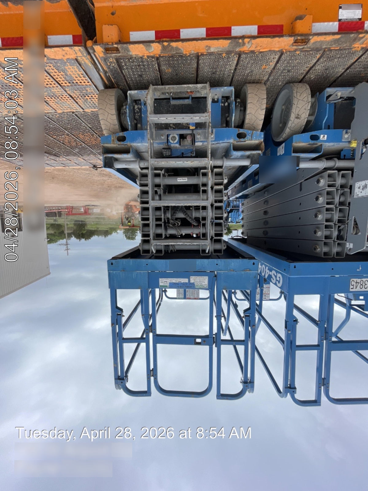 2019 Genie GS-4047 Folding rails with half height swing gate
