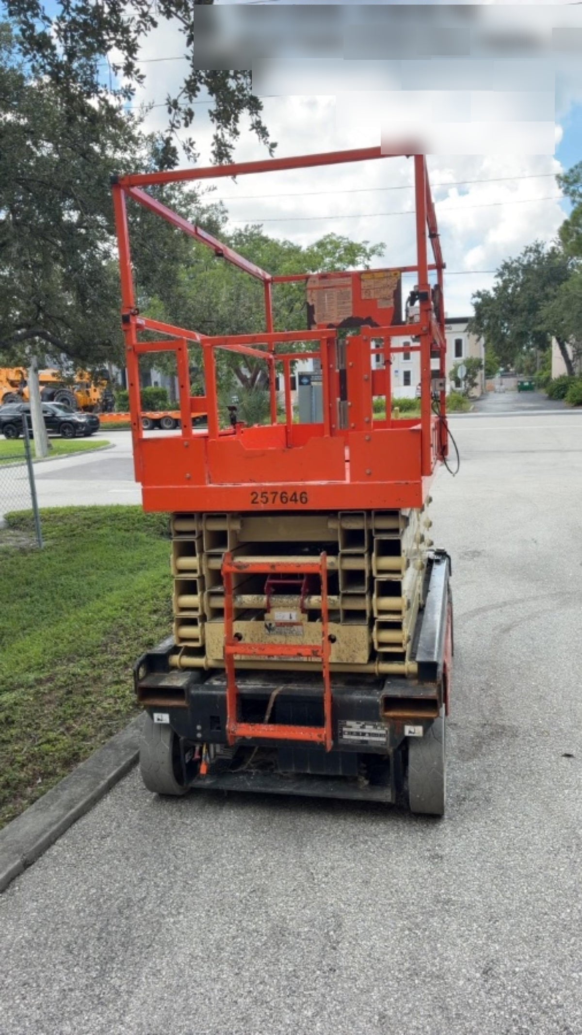 2022 JLG ES3246