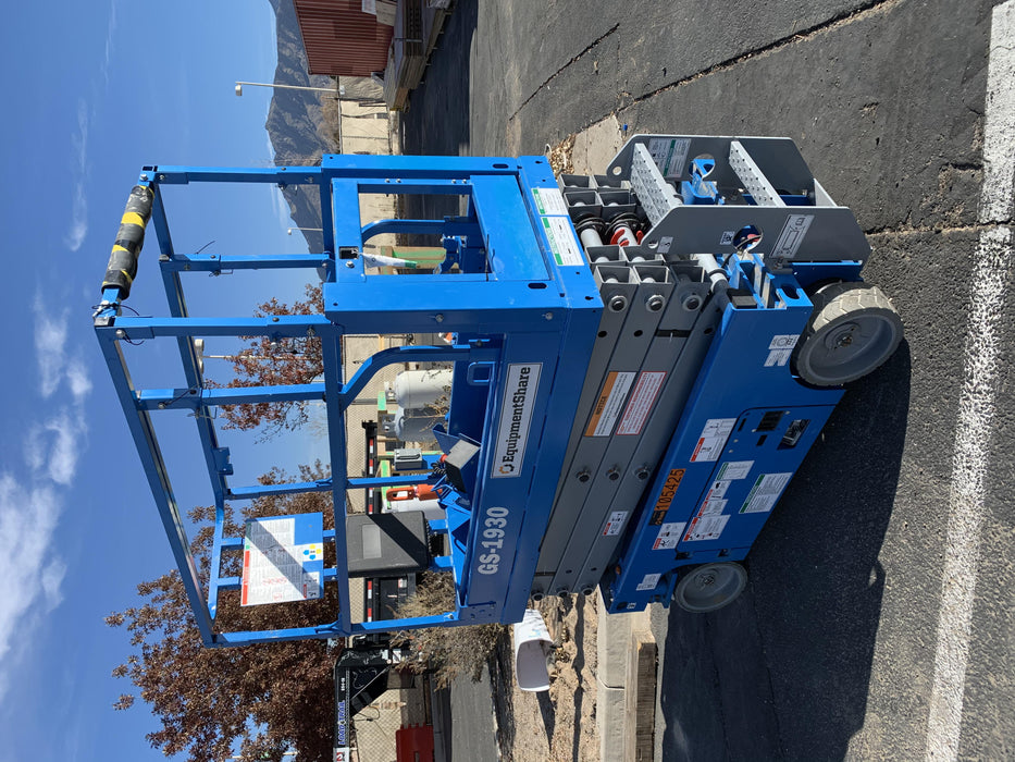 2020 Genie GS-1930 Solid Non Marking Tires, Beacon, Folding rails with half height swing gate