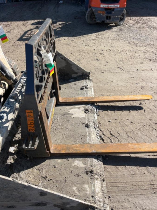 2021 PALADIN 48" Pallet Forks - Paladin