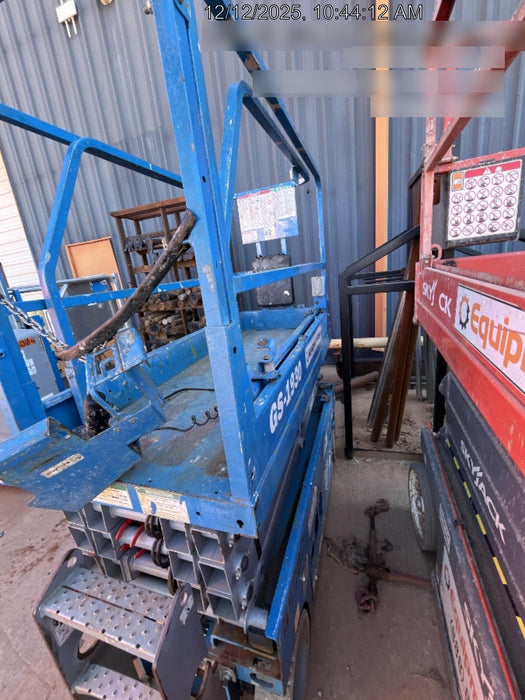 2019 Genie GS-1930 Fixed rails with chain Entry