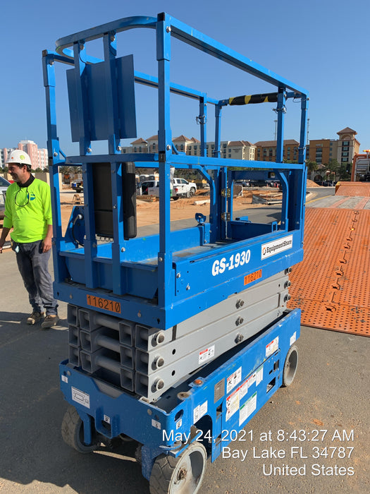 2020 Genie GS-1930 Solid Non Marking Tires, Beacon, Folding rails with half height swing gate