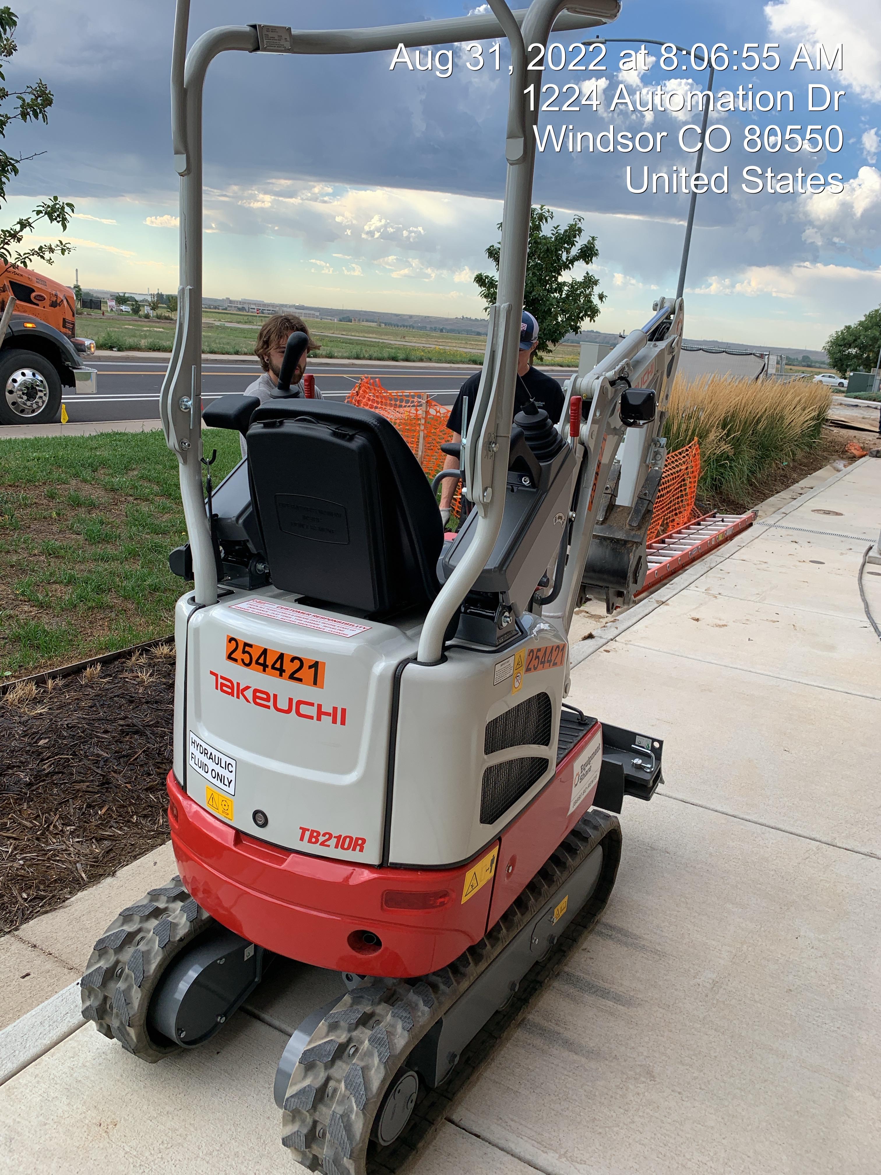2022 TAKEUCHI TB210R