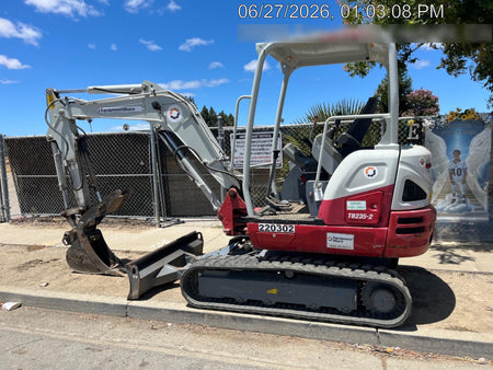 2022 TAKEUCHI TB235-2R