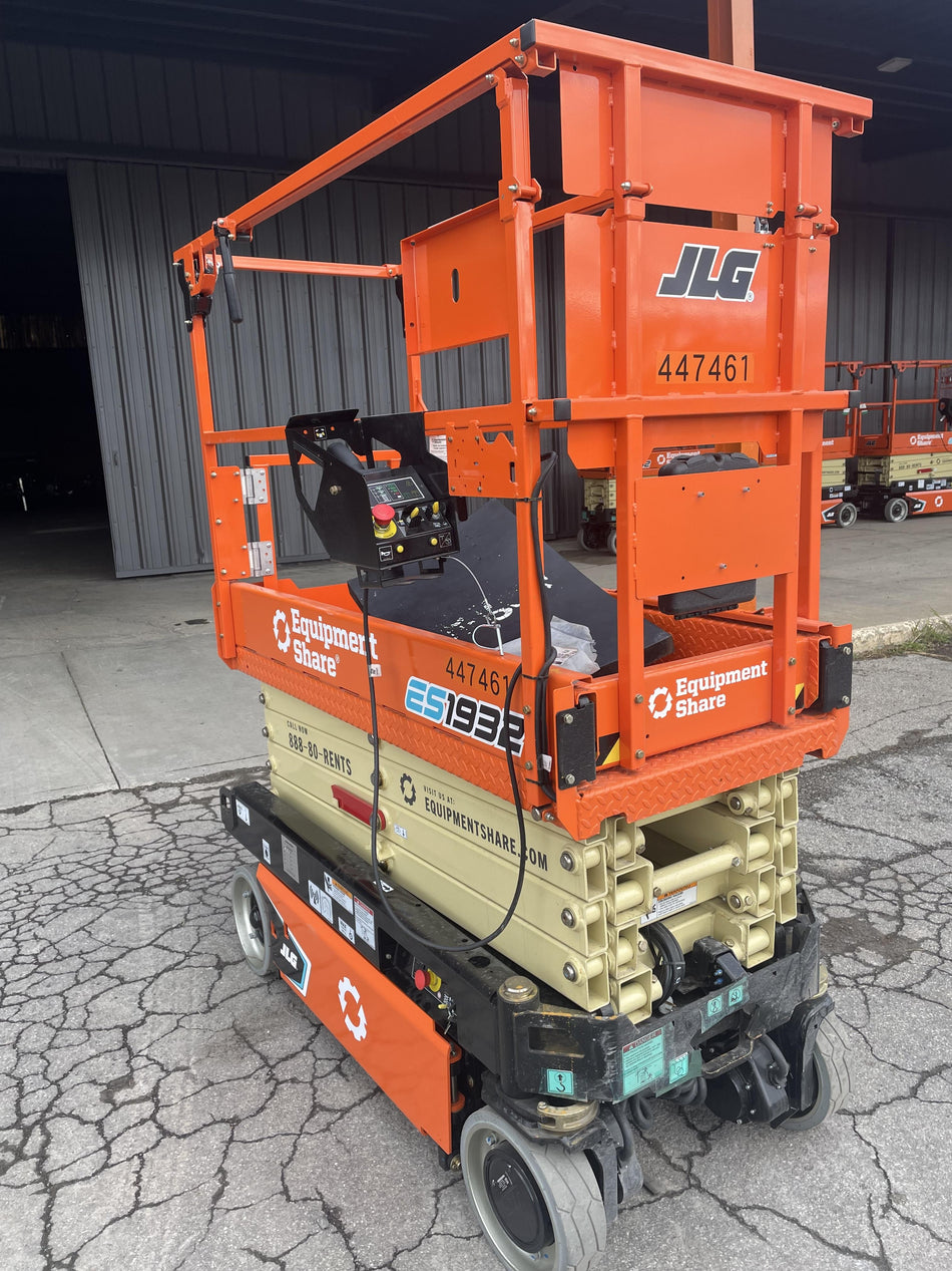 2024 JLG ES1932