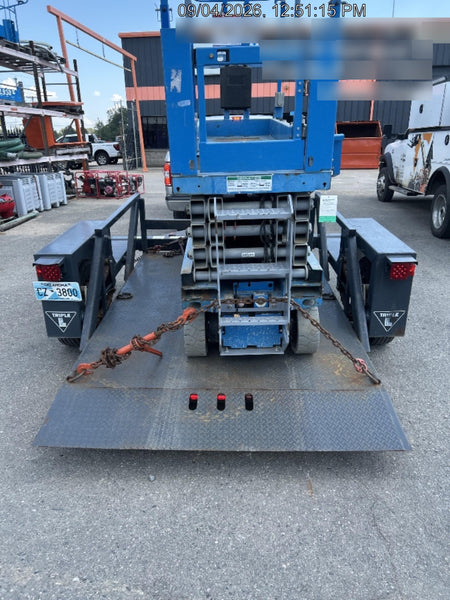 2019 Genie GS-2632 Folding rails with half height swing gate