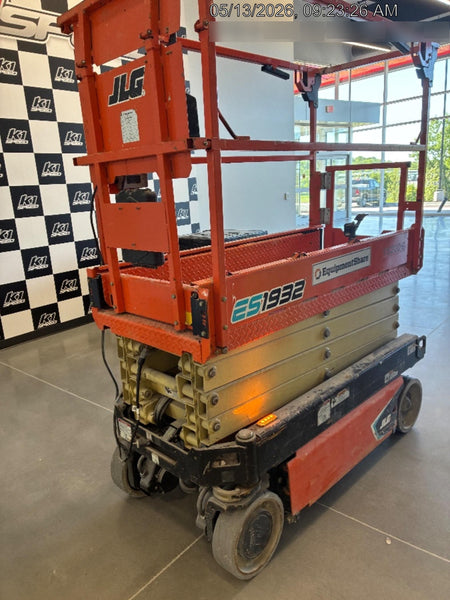 2021 JLG ES1932