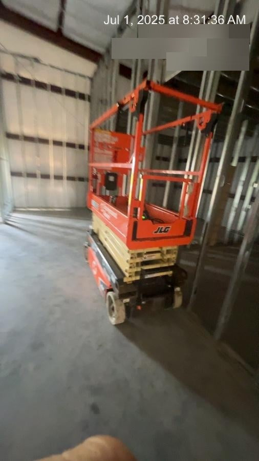 2024 JLG ES1932