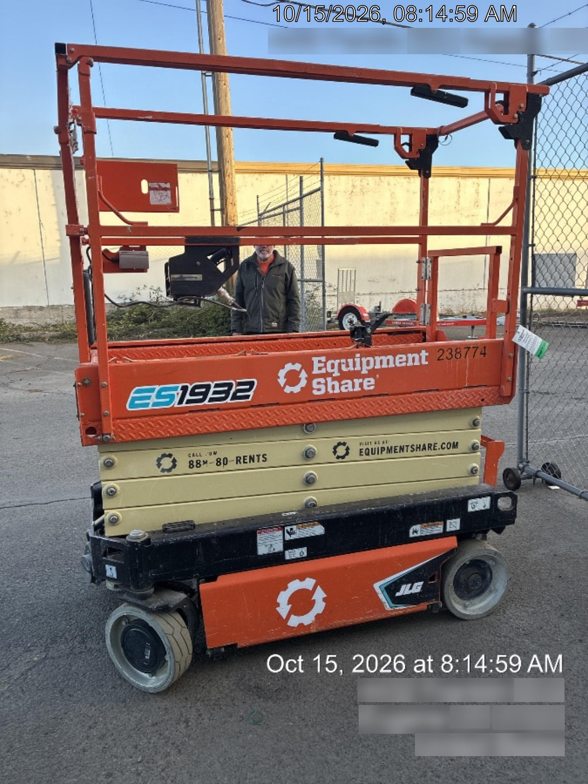 2022 JLG ES1932