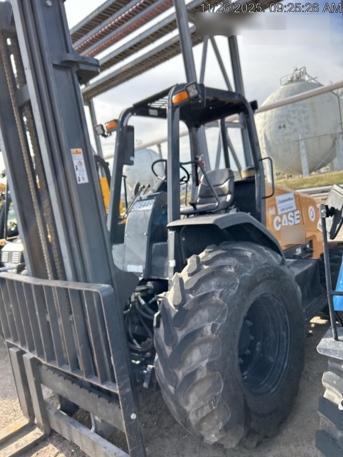 2023 CASE 588H