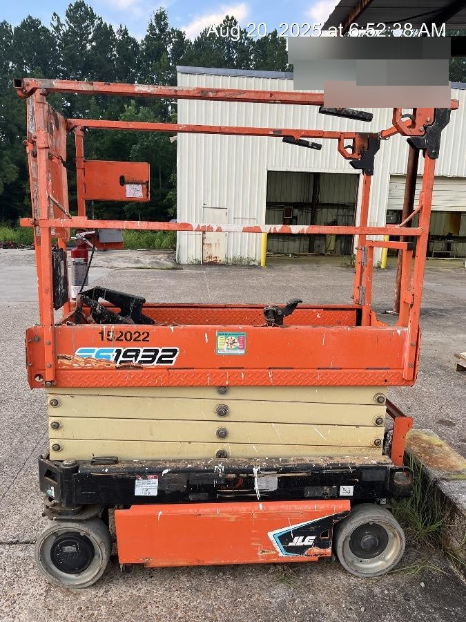 2021 JLG ES1932