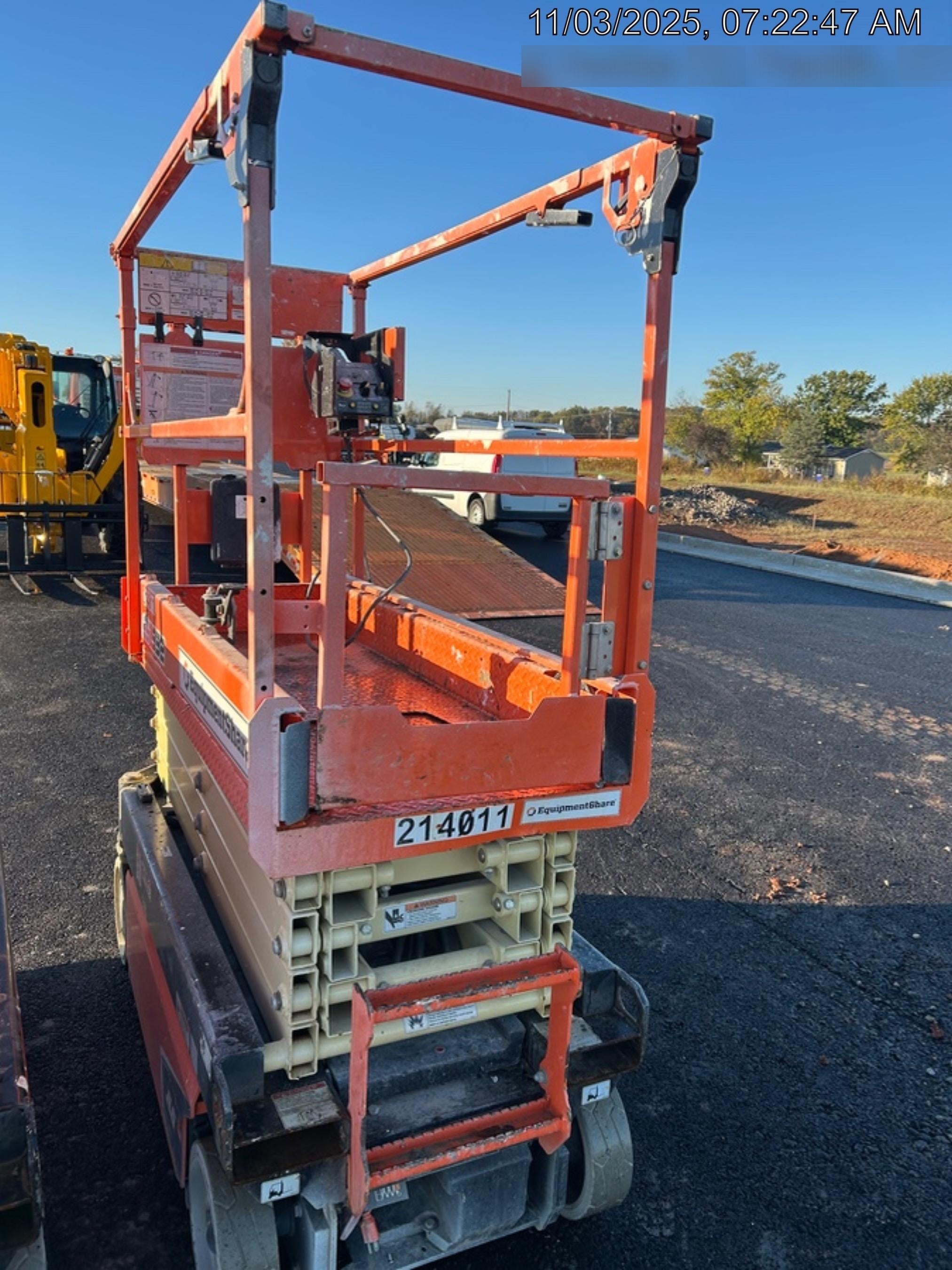 2022 JLG ES1932