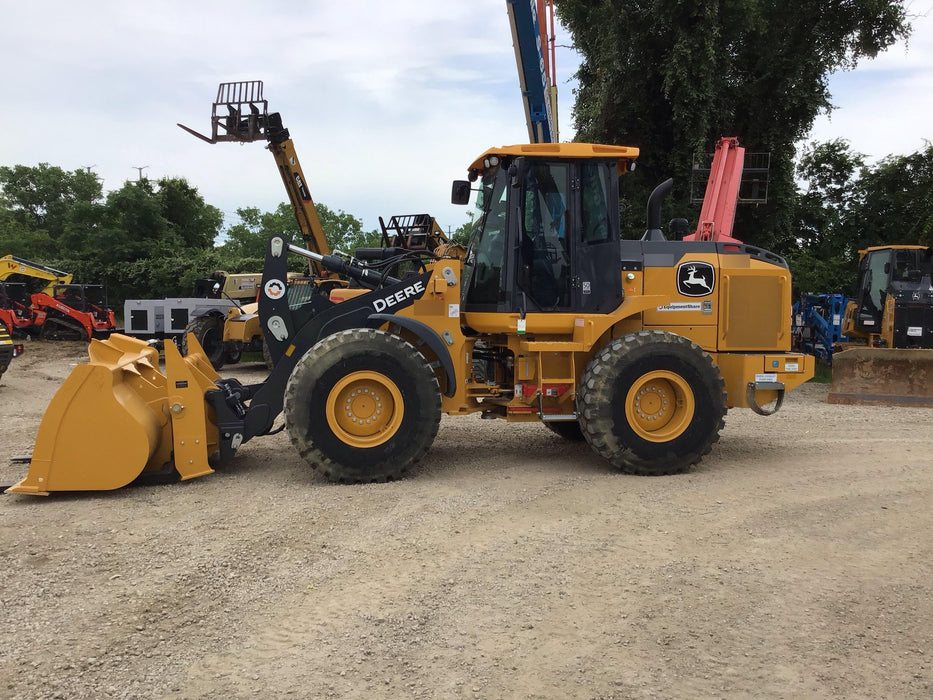 2019 John Deere 524L Cab/Heat/AIR, 3rd Function Hydraulics, Hydraulic JRB QC 2.75 Yd. Bucket, 60" Carriage/72" Forks