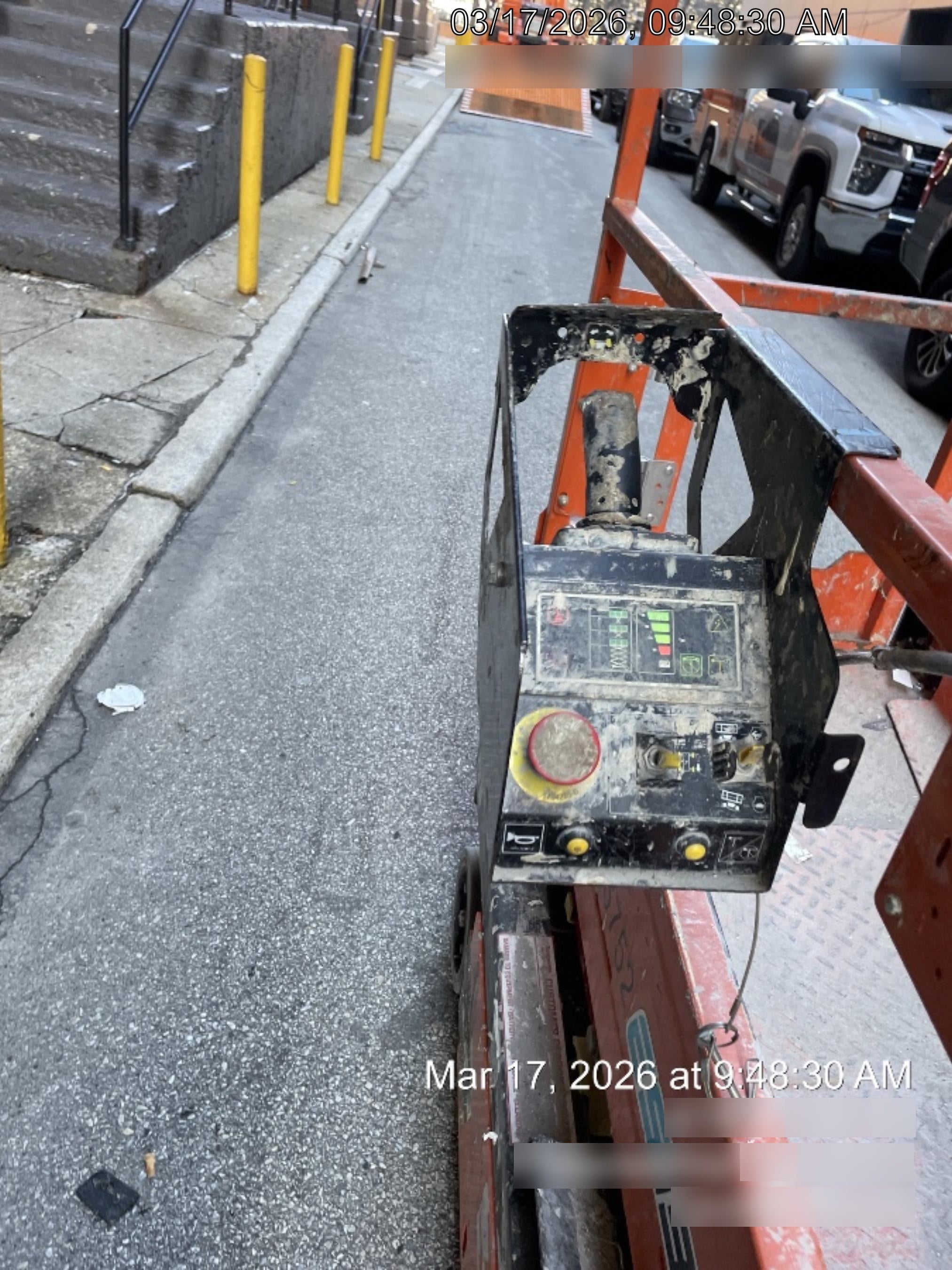 2022 JLG ES1330L