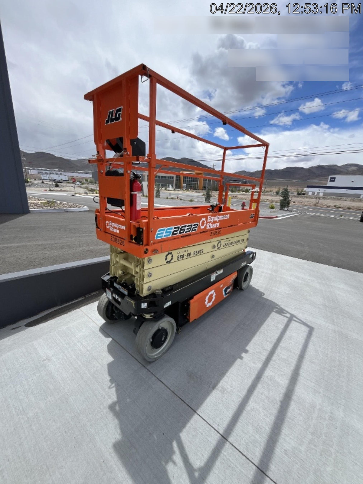 2022 JLG ES2632