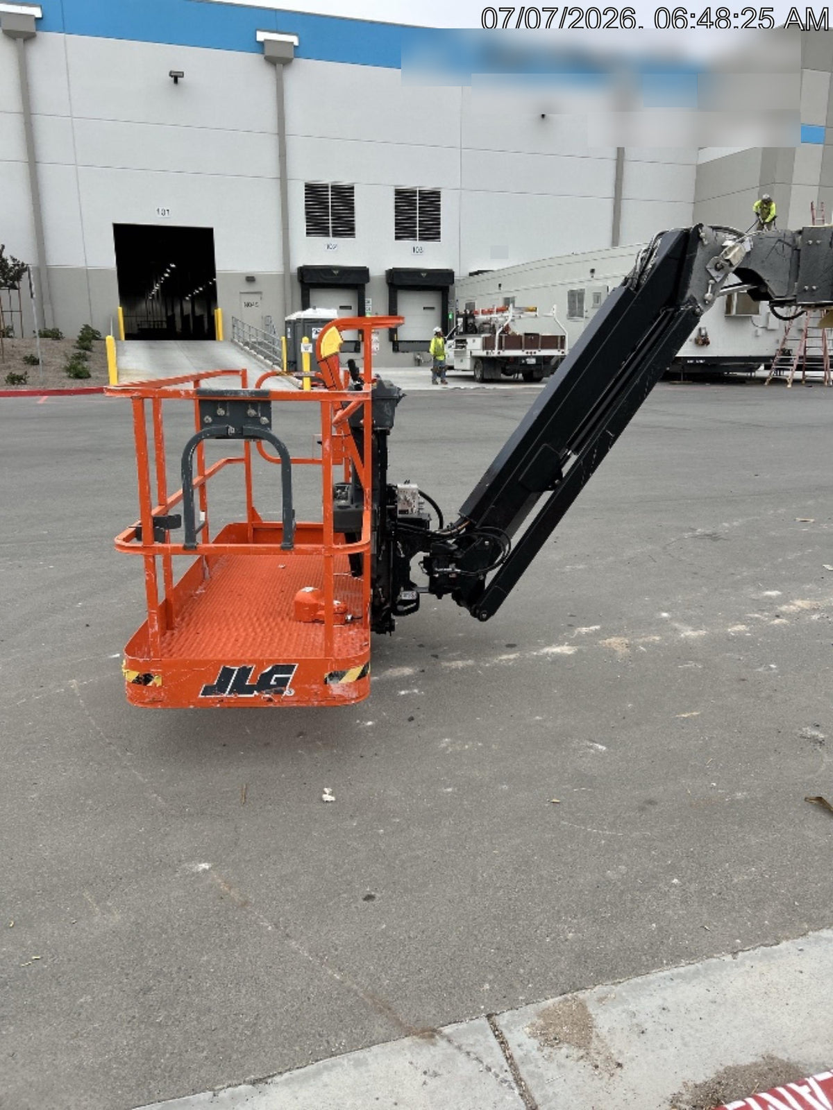 2025 JLG 660SJ