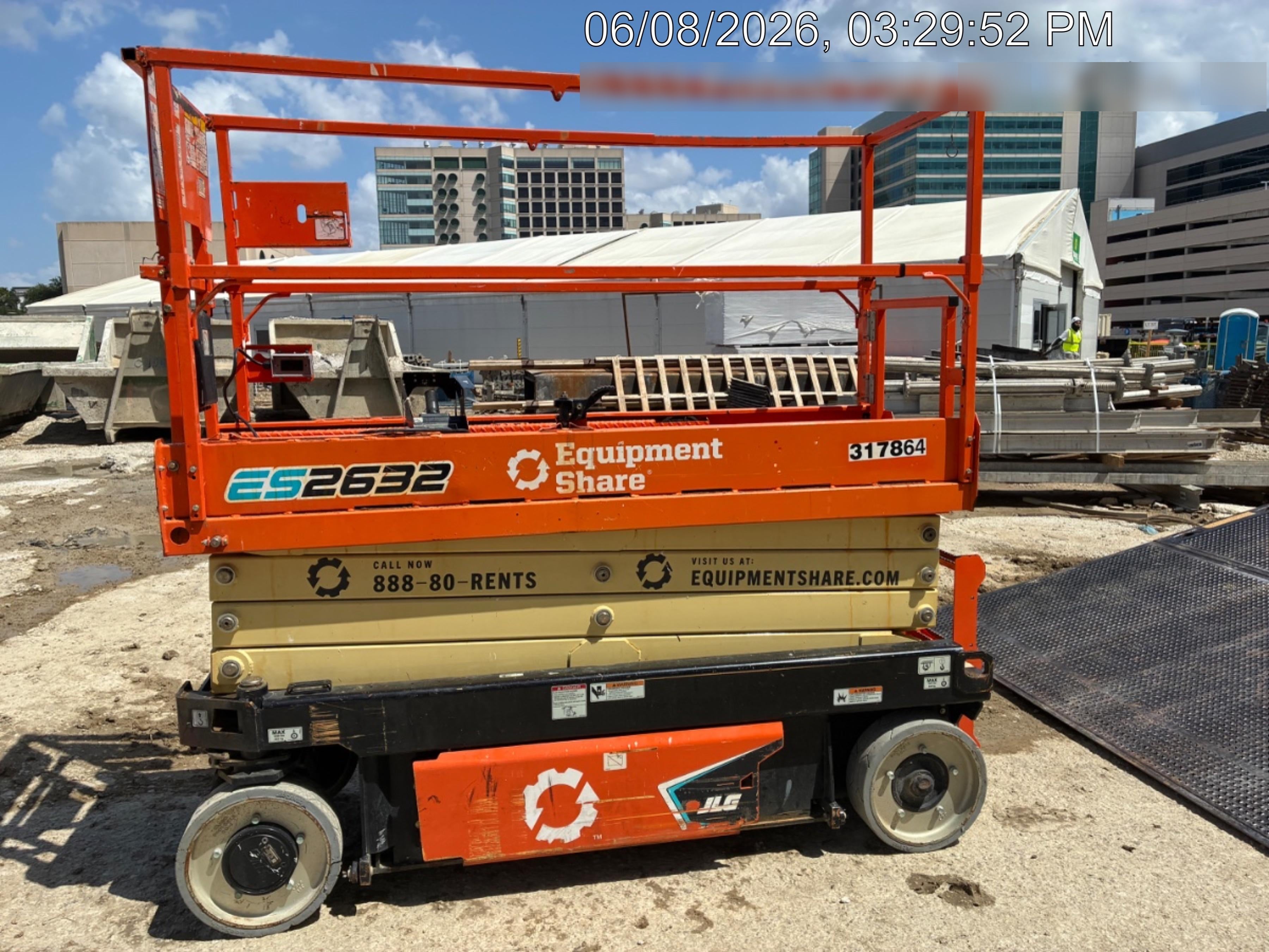 2023 JLG ES2632