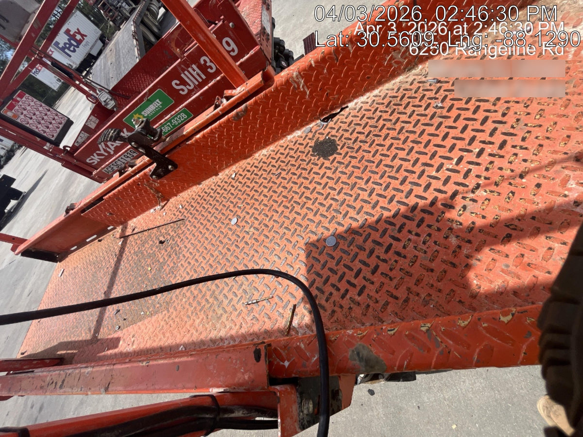 2021 JLG ES1932