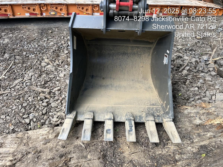 2025 JOHN DEERE 48" Bucket, Excavator 56,000 - 65,000 John Deere