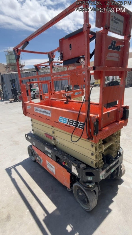 2022 JLG ES1932
