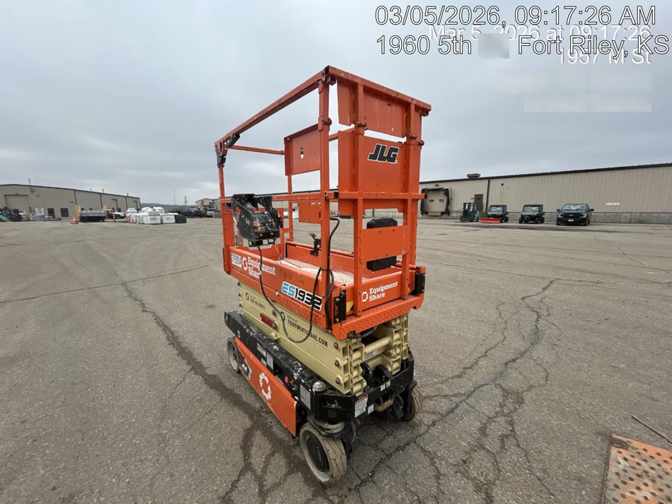 2022 JLG ES1932