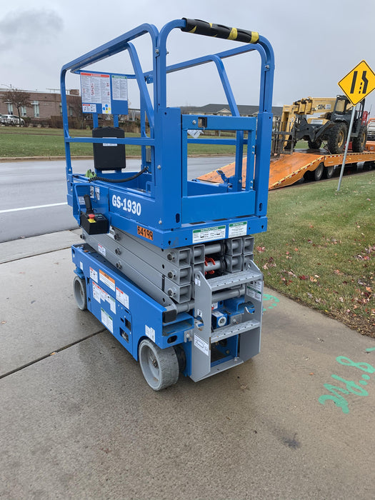 2020 Genie GS-1930 Solid Non Marking Tires, Beacon, Folding rails with half height swing gate