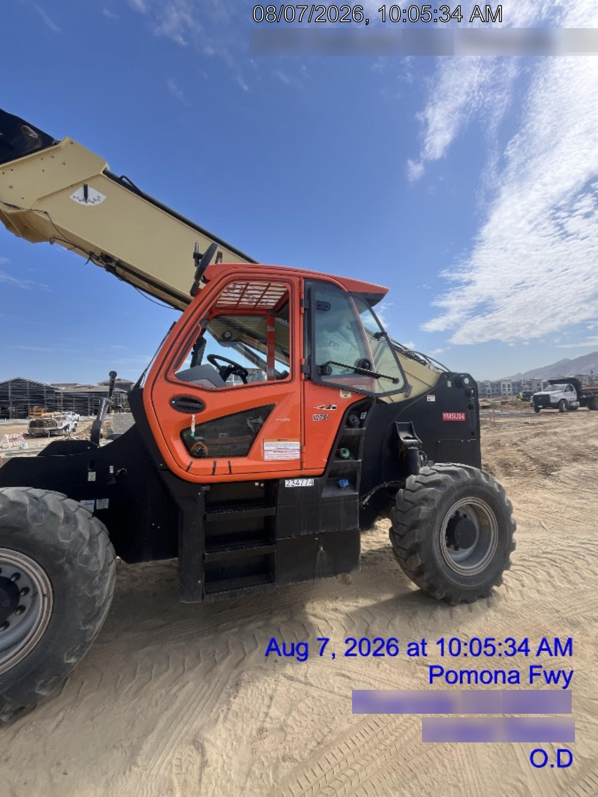 2022 JLG 1075