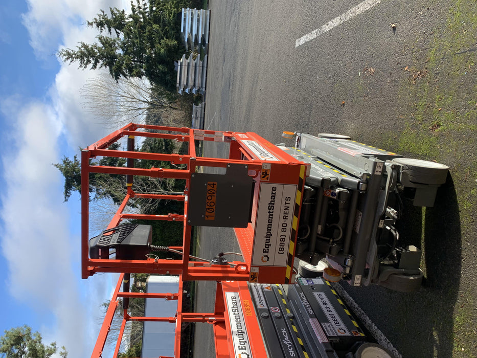 2020 Skyjack SJIII-3219 Solid NM Tires, Half height spring hinged entry gate, Dual Beacons, 800W Inverter