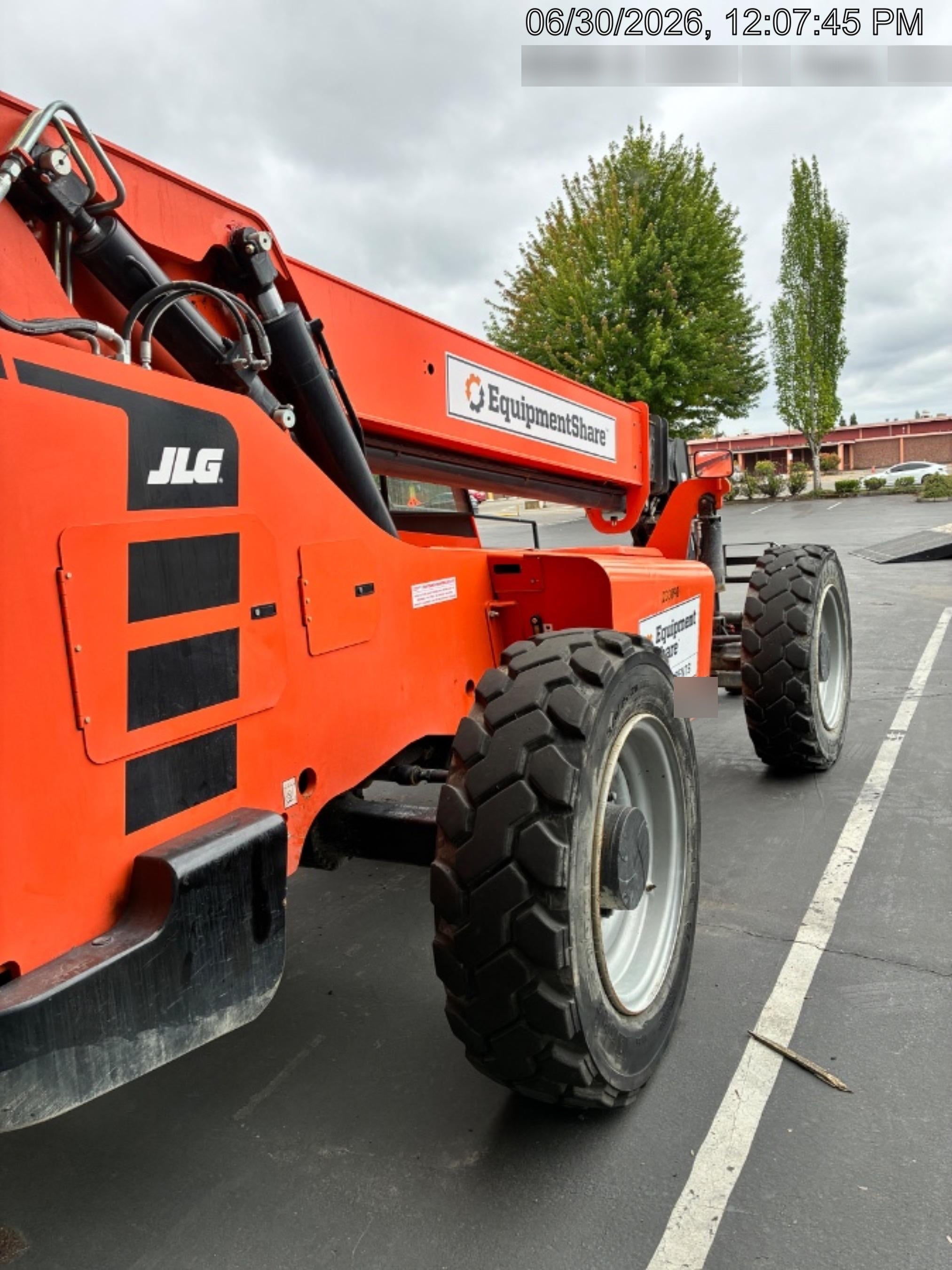 2022 SKYTRAK 8042