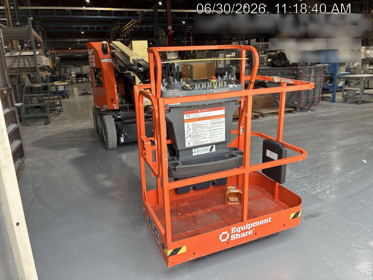 2025 JLG E300AJP