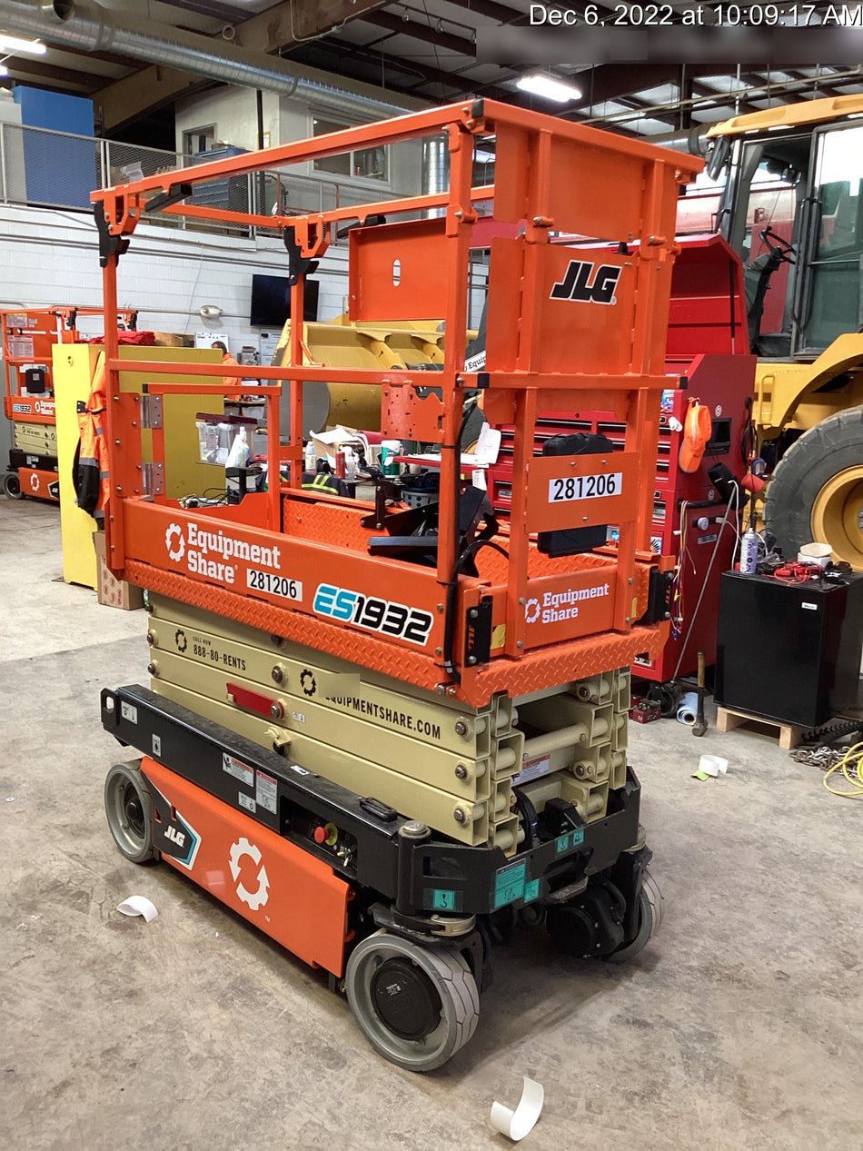 2022 JLG ES1932