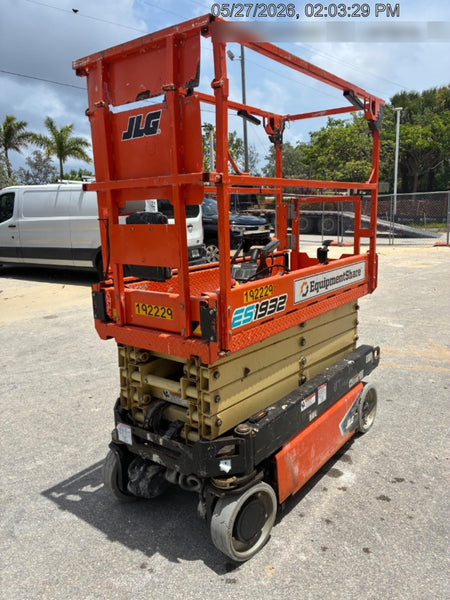 2021 JLG ES1932