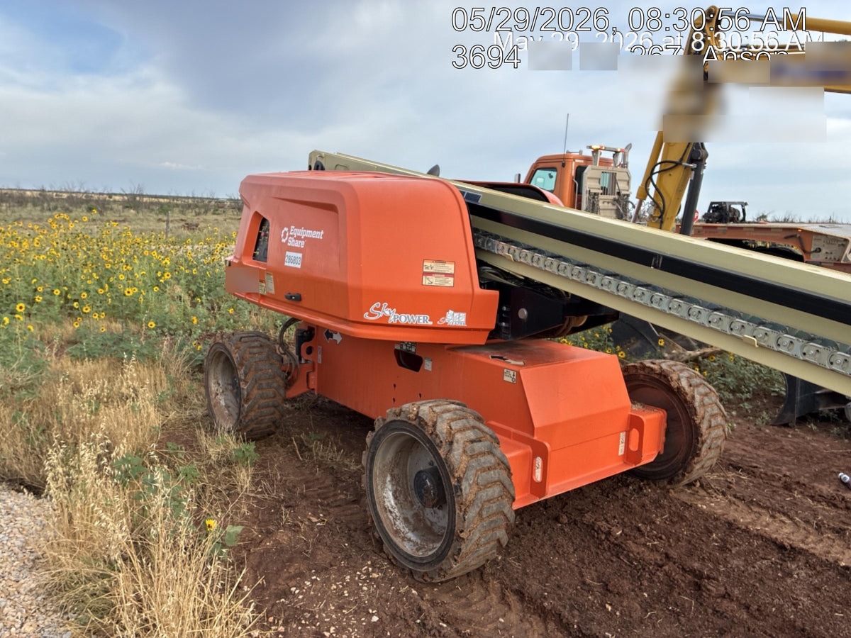 2022 JLG 660SJ