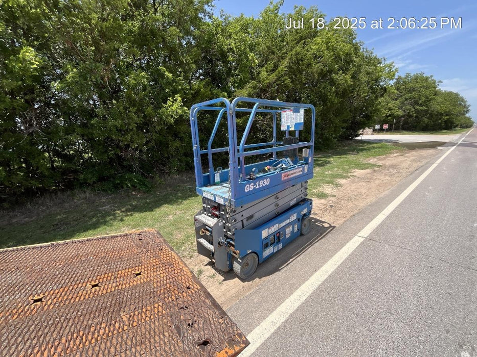 2019 Genie GS-1930 Fixed rails with chain Entry