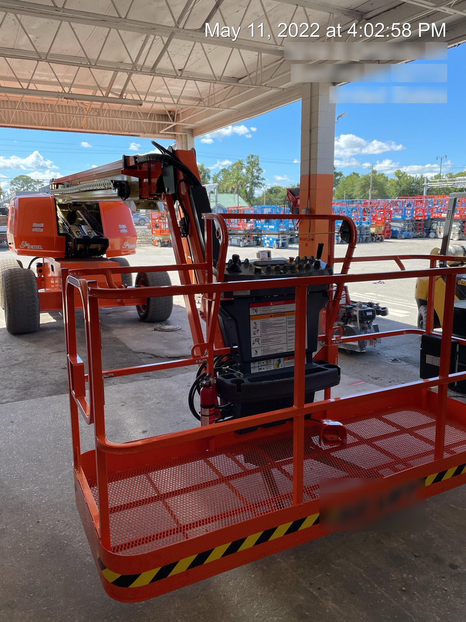 2022 JLG 660SJ