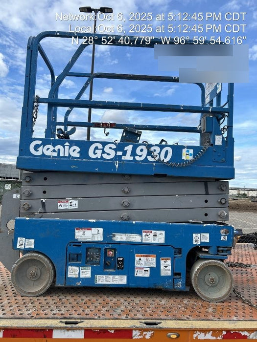 2017 Genie GS-1930 Genie GS-1930 Lift w/Fixed Rail and Chain Entry