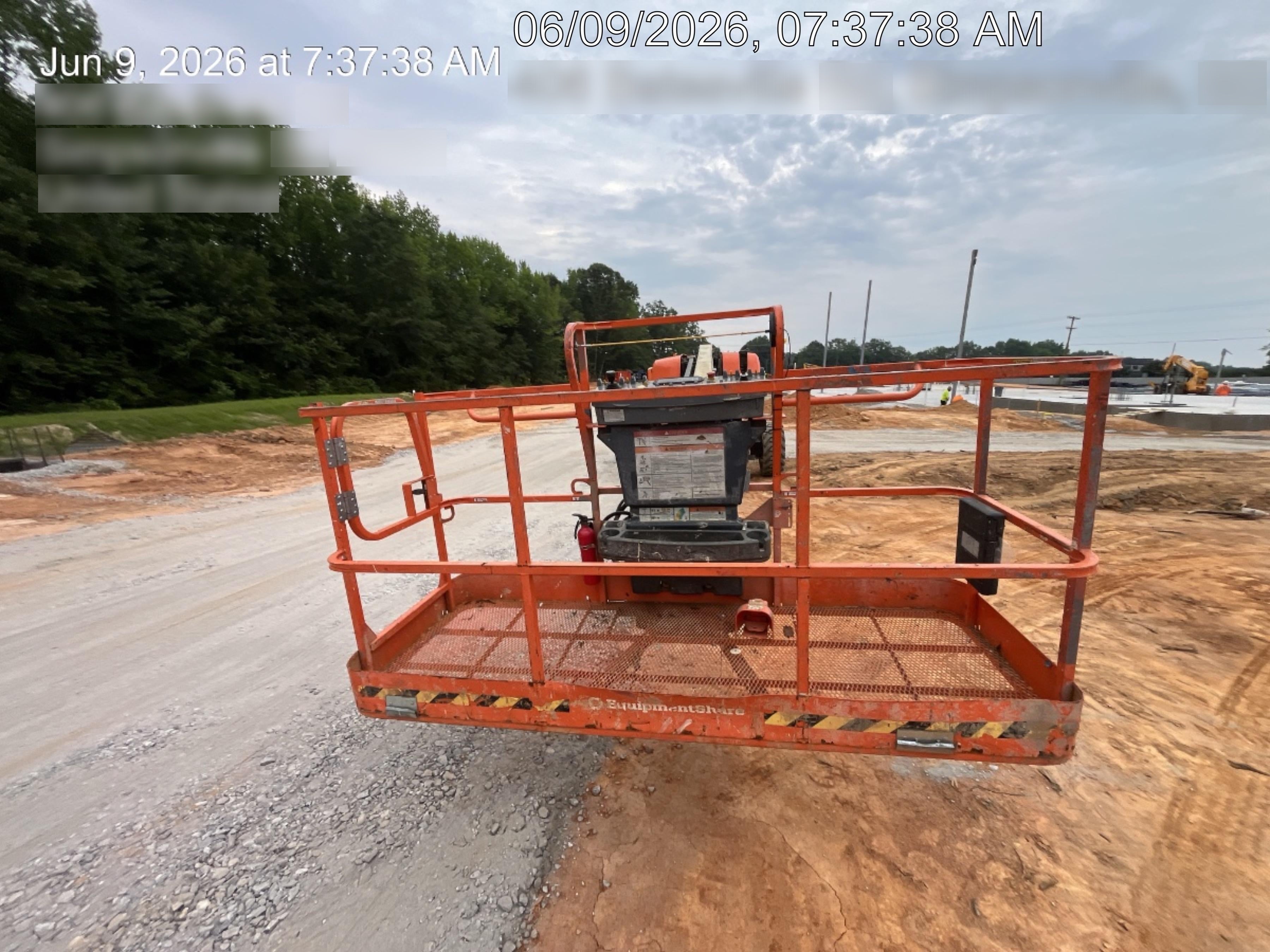 2023 JLG 660SJ