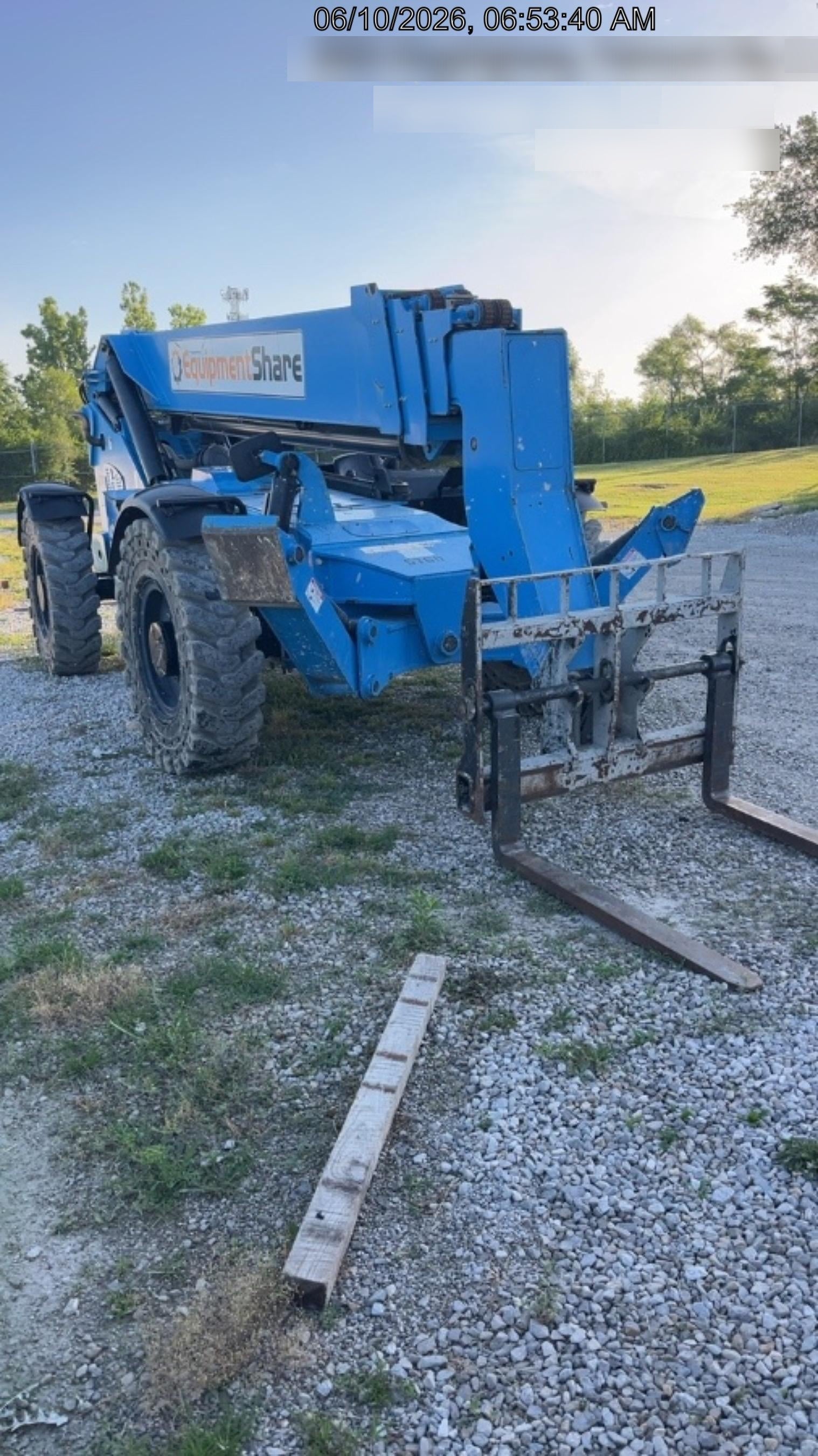 2017 GENIE GTH-1056