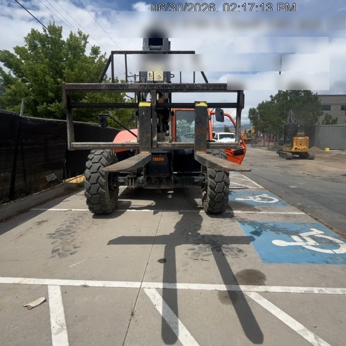 2017 JLG 742
