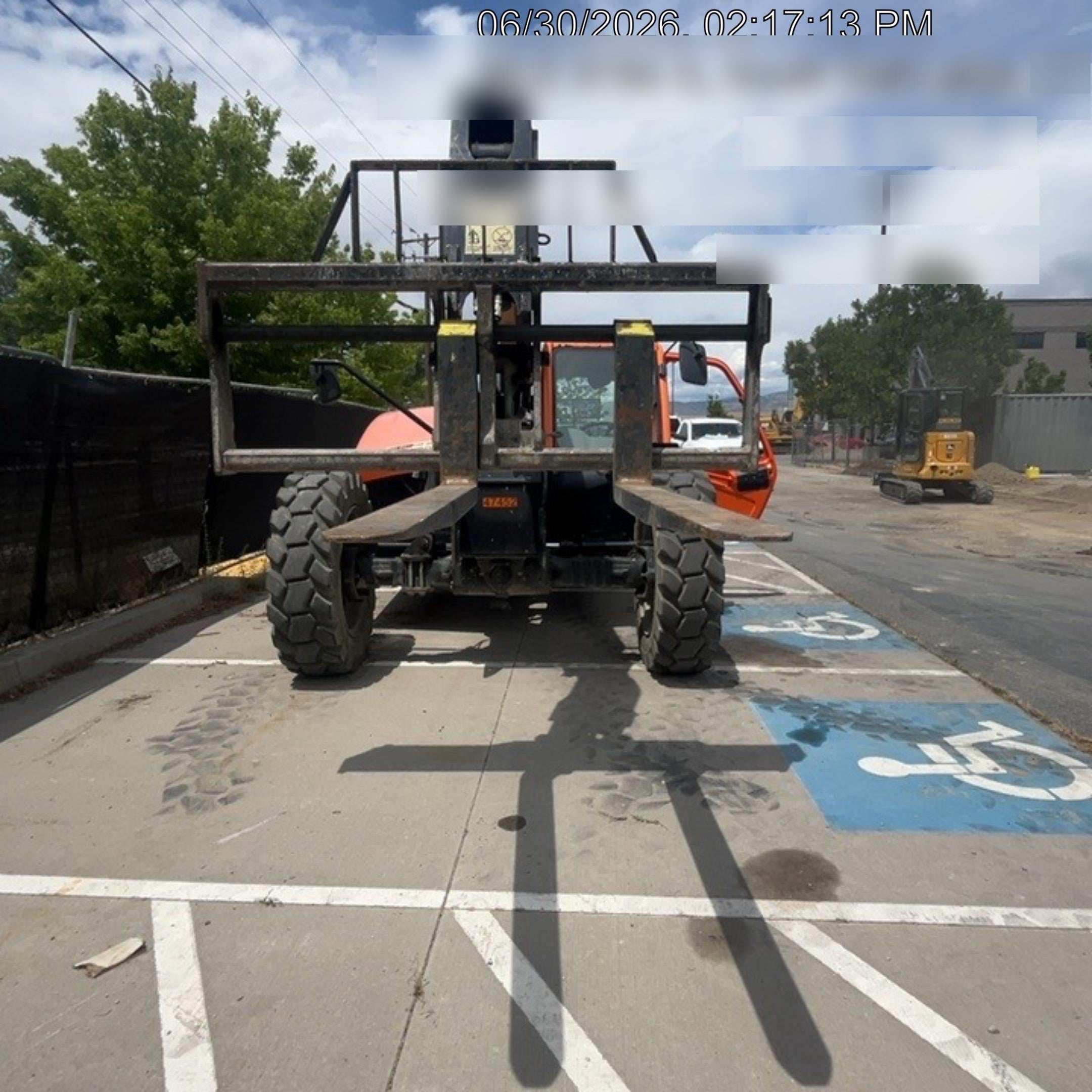 2017 JLG 742