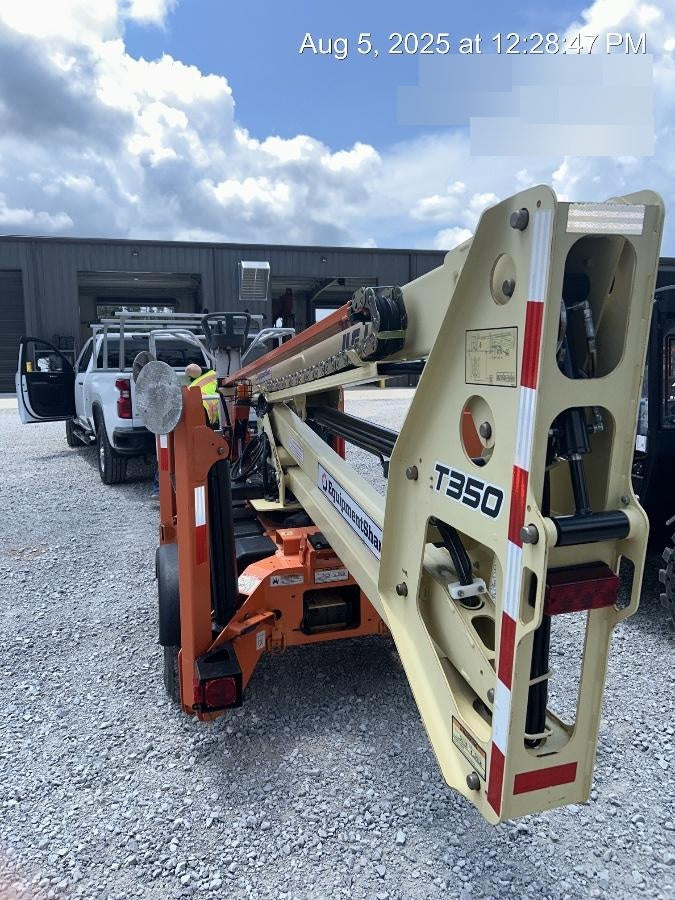 2022 JLG T350