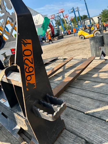 2021 PALADIN 48" Pallet Forks - Paladin