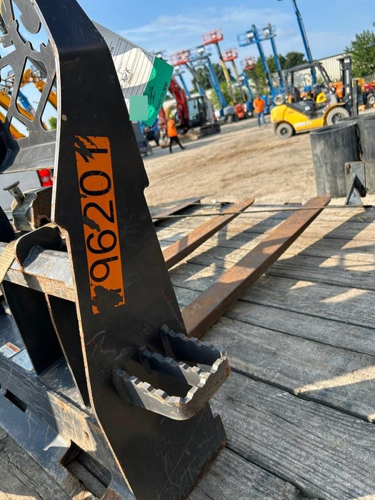 2021 PALADIN 48" Pallet Forks - Paladin