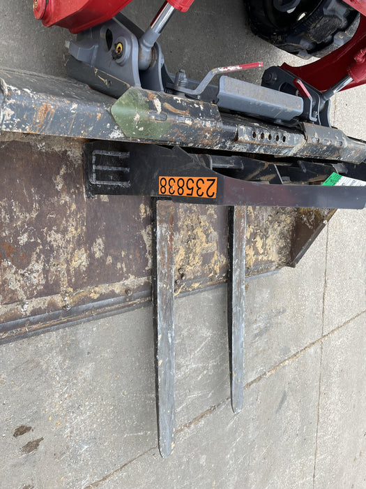 2022 PALADIN 48" Pallet Forks - Paladin