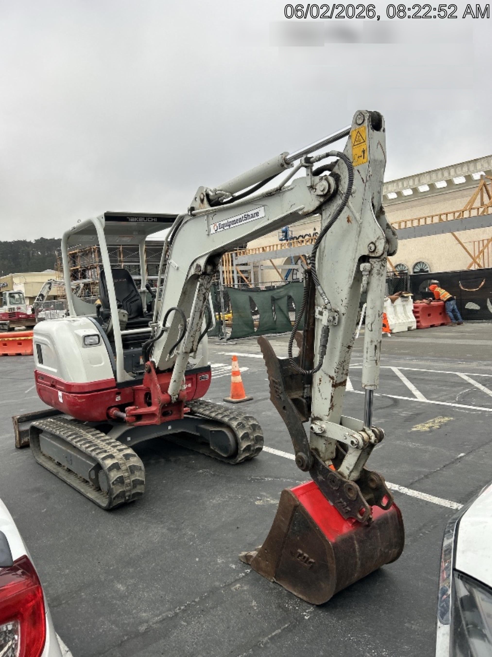 2022 TAKEUCHI TB235-2R