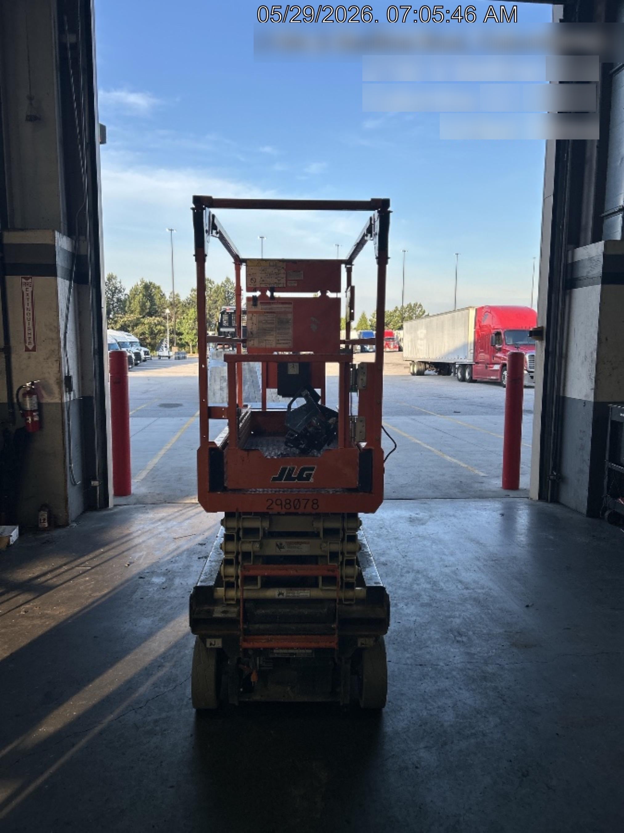 2023 JLG ES1932