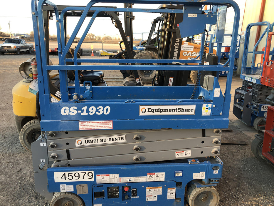 2019 Genie GS-1930 Fixed rails with chain Entry