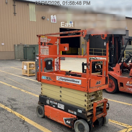 2021 JLG ES1932