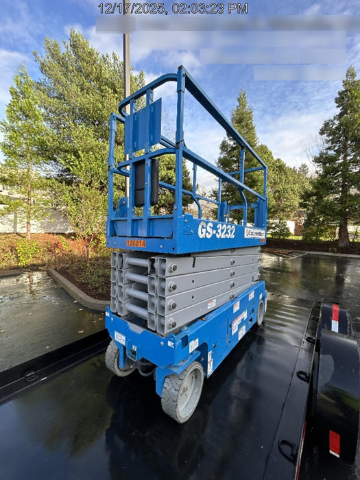 2020 Genie GS-3232 Standard, Folding half height swing gate, 800W Inverter