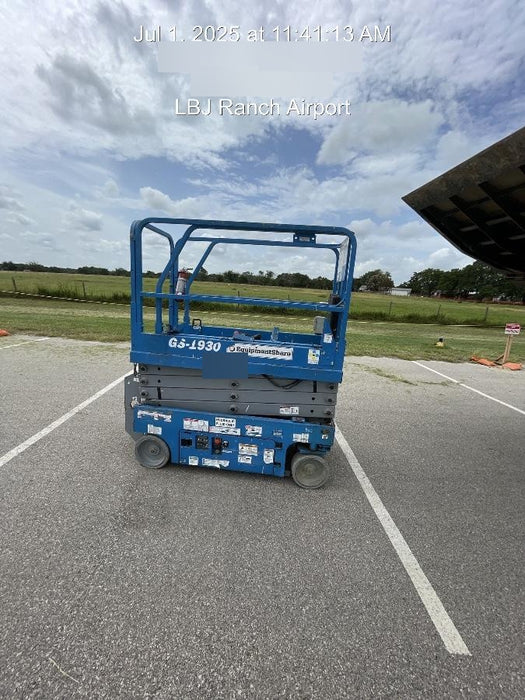 2019 Genie GS-1930 Fixed Rails with Chain Entry